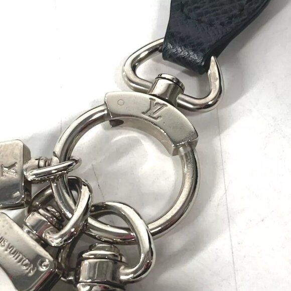 LOUIS VUITTON M66127 Taiga Collier Portocle Glacier Neck strap - Picture 6 of 11